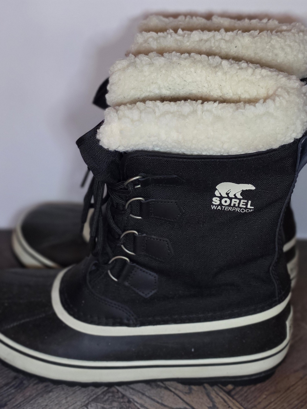 Sorel Womenss' Black Waterproof Winter Boots with Sherpa Lining